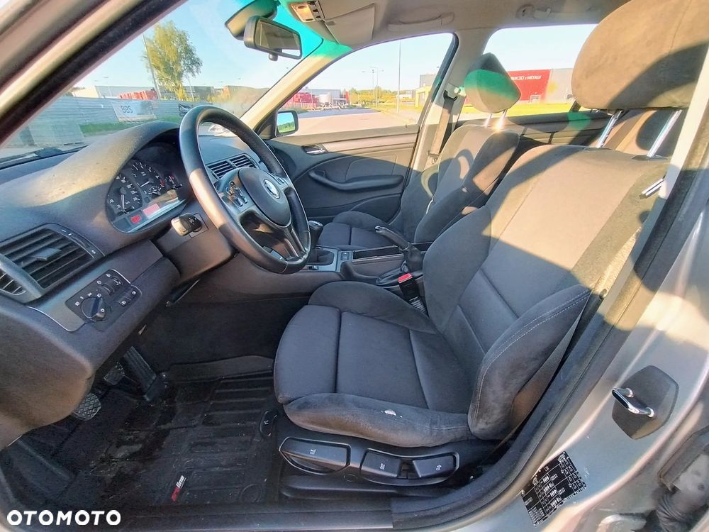 BMW Seria 3 320i Touring - 7