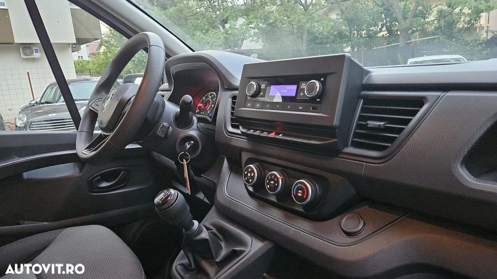 Renault Trafic - 12