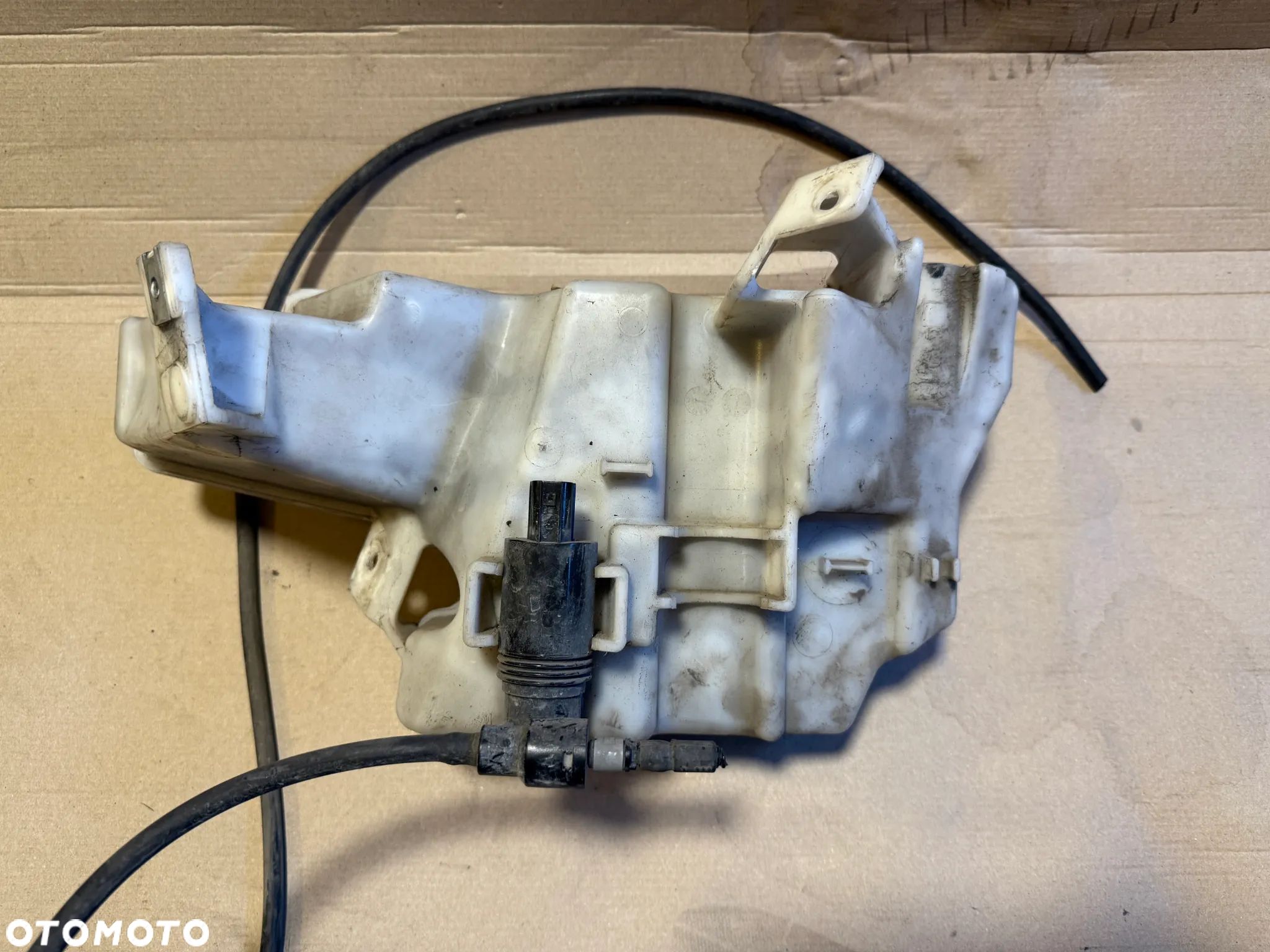 Zbiornik spryskiwaczy BJ32-17B613-AE Range Rover Evoque L538 2017r OE - 1