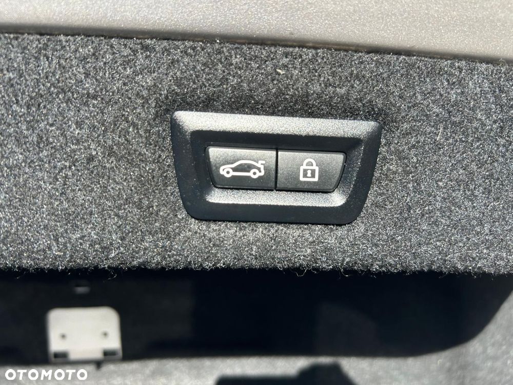 BMW Seria 5 530i xDrive M Sport sport - 22