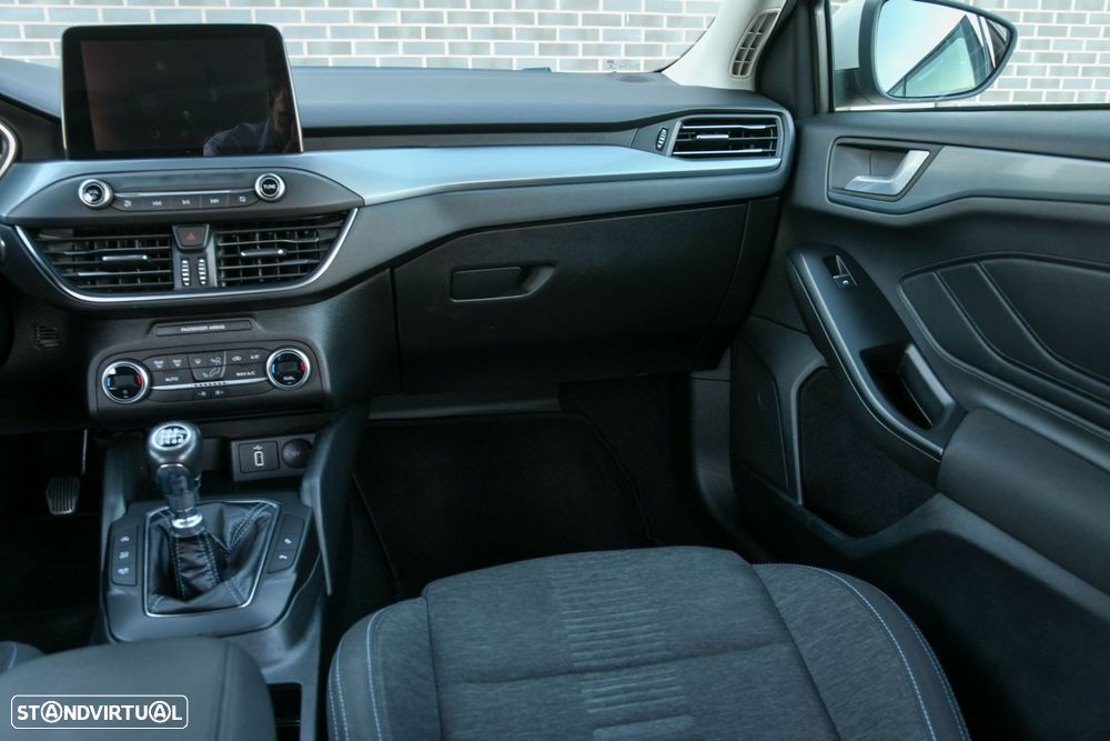 Ford Focus 1.0 EcoBoost Active X - 22