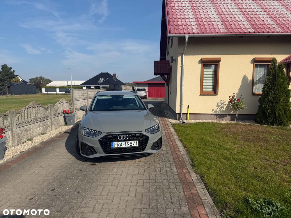 Audi A4 Avant 2021 photo 2
