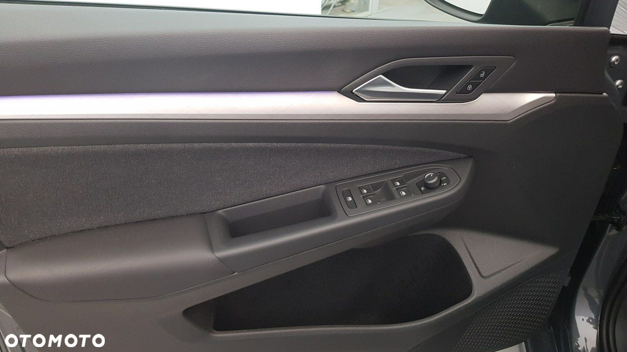 Volkswagen Golf - 23