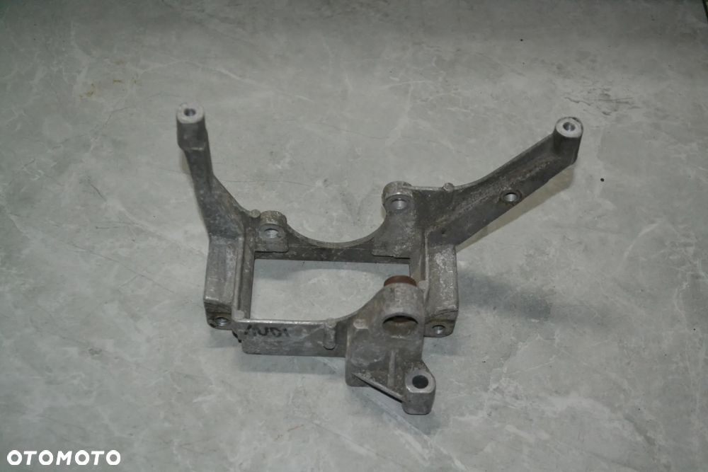 VW PASSAT B5 AUDI A4 B5 A6 C5 2,4 2,8 ŁAPA MOCOWANIE POMPY WSPOMAGANIA 078145383G - 2