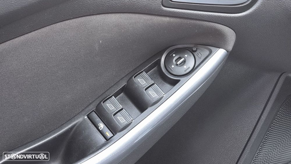 Ford Focus SW 1.6 TDCi Titanium Best - 24