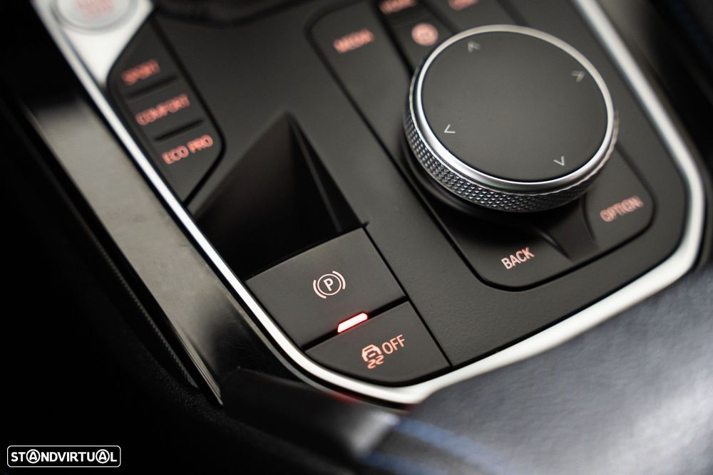 BMW 116 d Corporate Edition M — fotografia 21
