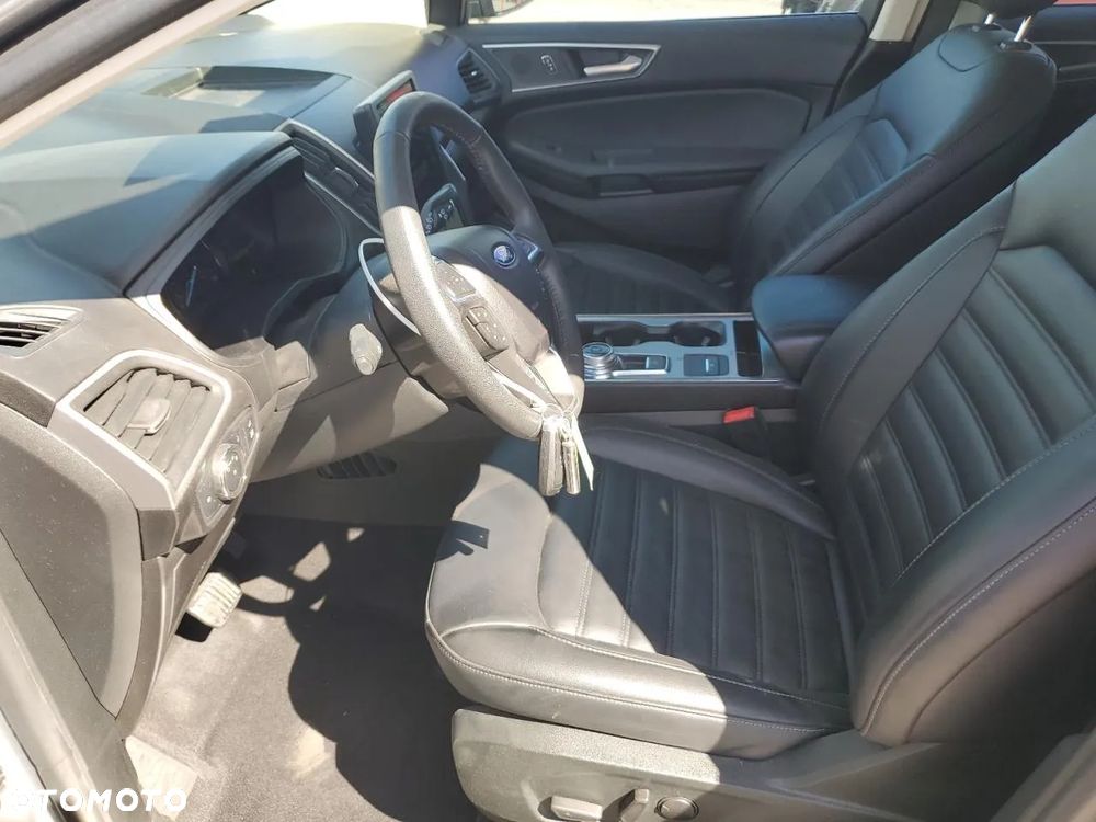 Ford Edge - 8