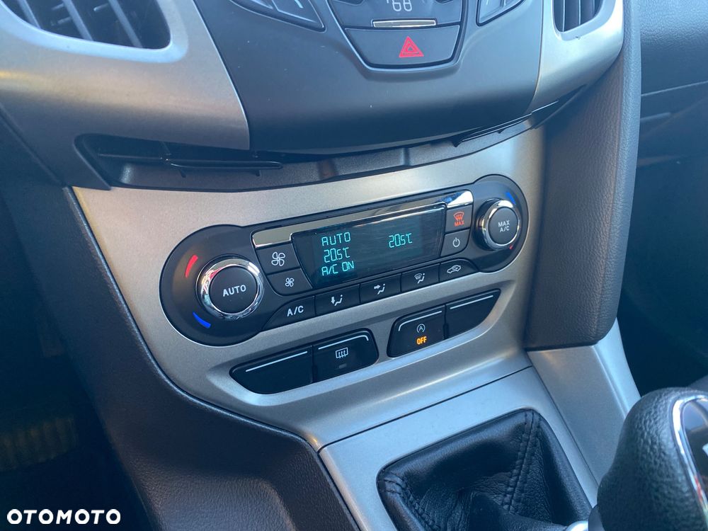 Ford Focus 1.0 EcoBoost Trend - 26