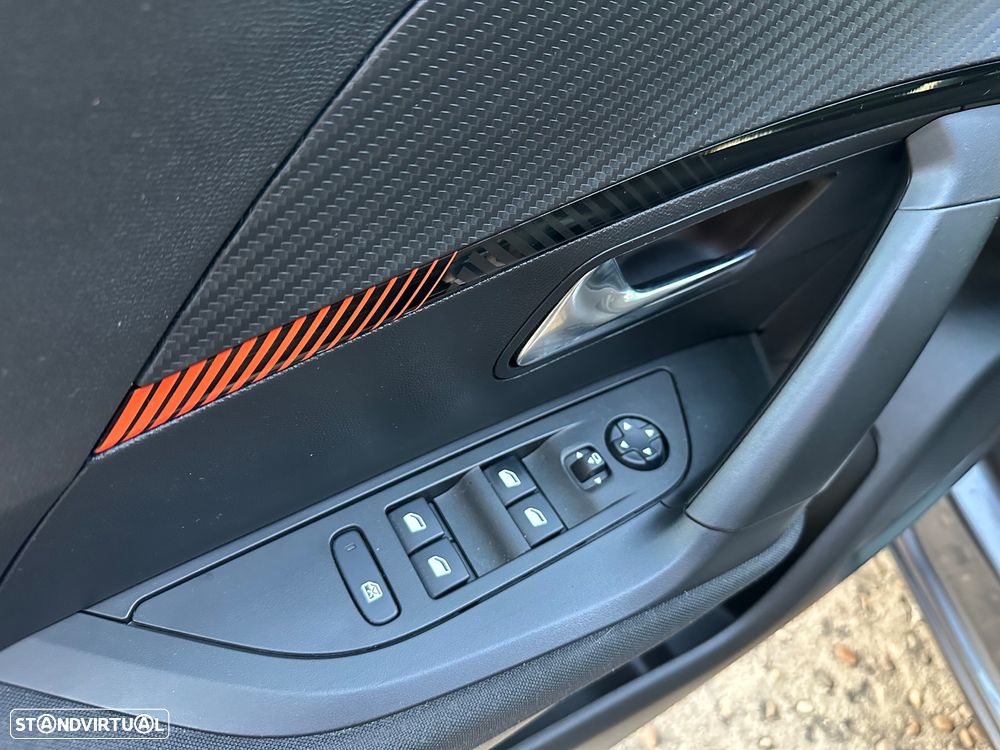 Peugeot 2008 BlueHDi 110 Active Pack - 11