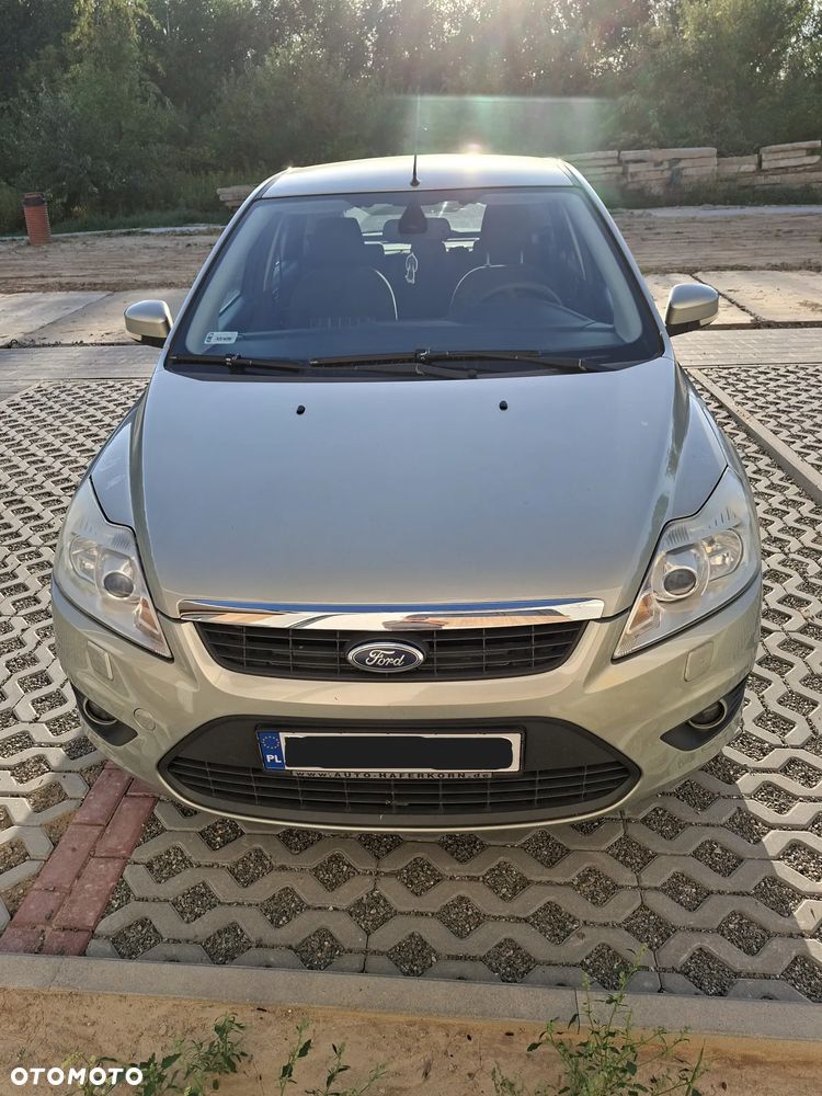 Ford Focus 1.6 Ambiente - 2