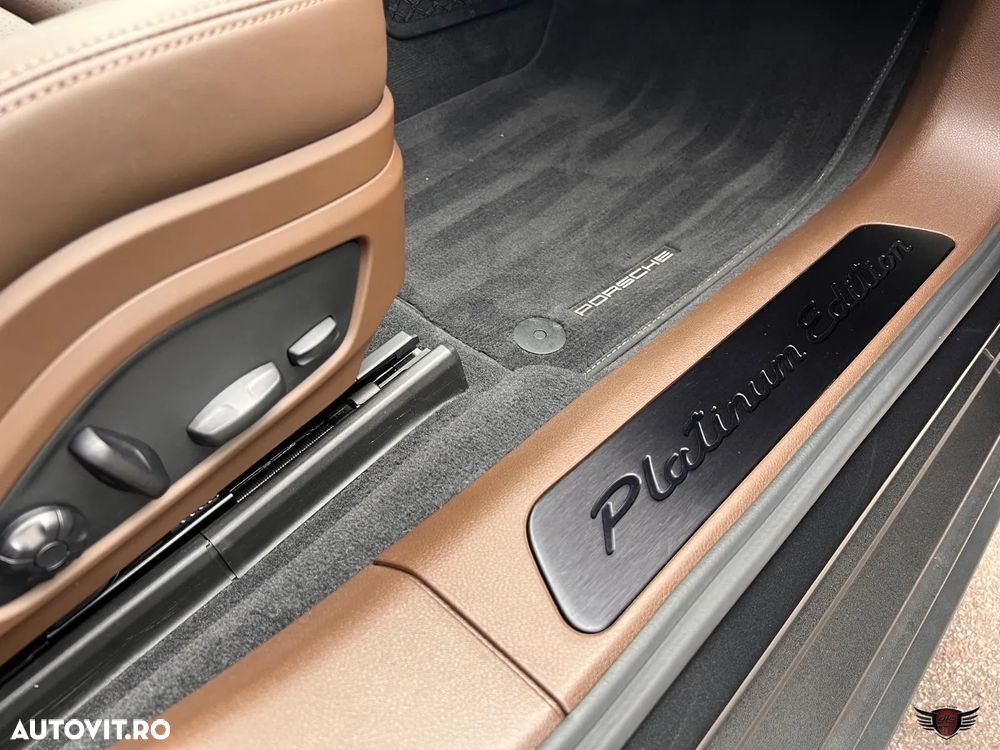 Porsche Panamera 4 E-Hybrid Platinum Edition - 24