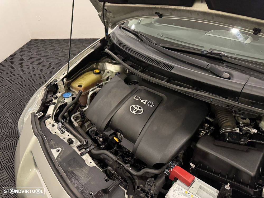 Toyota Auris 1.4 D-4D Sol - 44