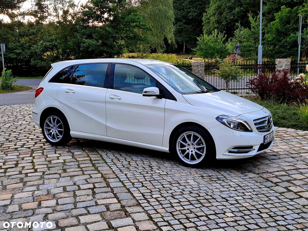 Mercedes-Benz Klasa B 200 7G-DCT AMG Line - 26