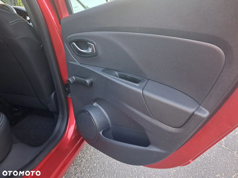 Renault Clio 1.2 16V 75 LIMITED - 8