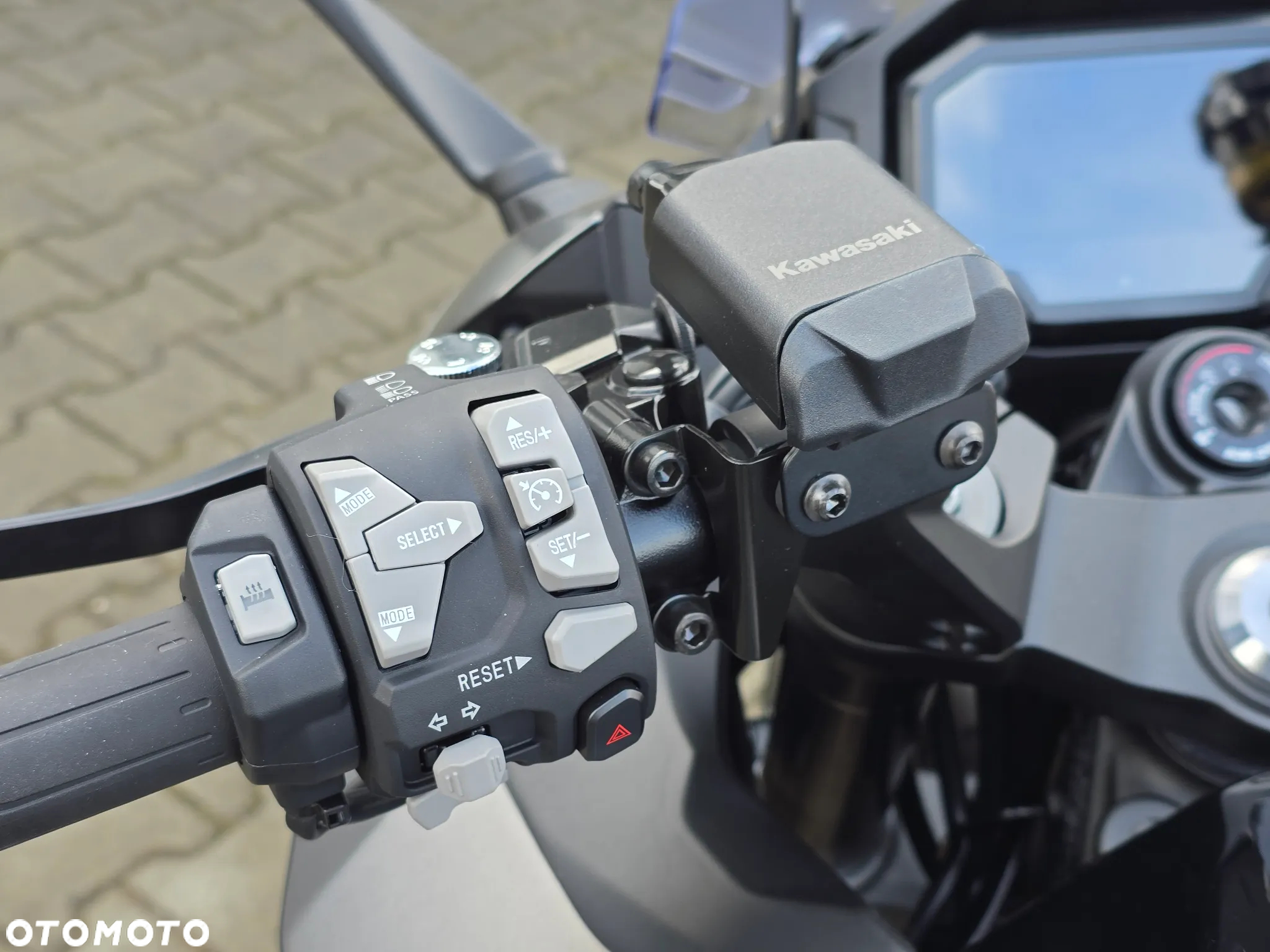 Kawasaki Ninja 1000 SX - 16