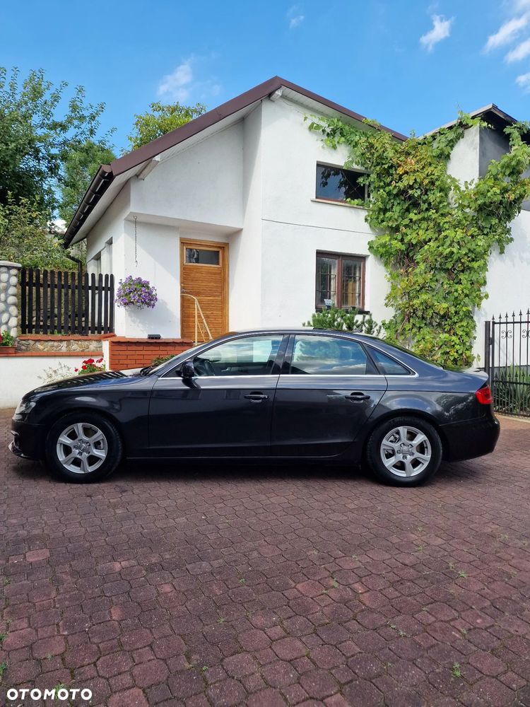 Audi A4 Limousine - 11
