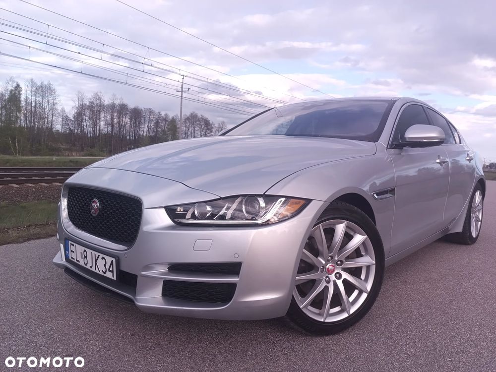 Jaguar XE 2.0 P300 AWD SE - 1