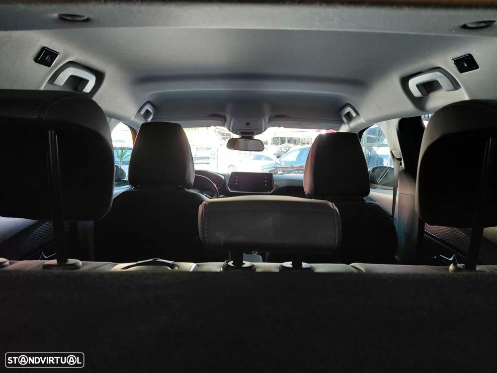 Peugeot 2008 1.2 PureTech Allure Pack — fotografia 7