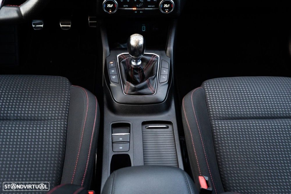 Ford Focus 1.0 EcoBoost MHEV ST-Line - 10