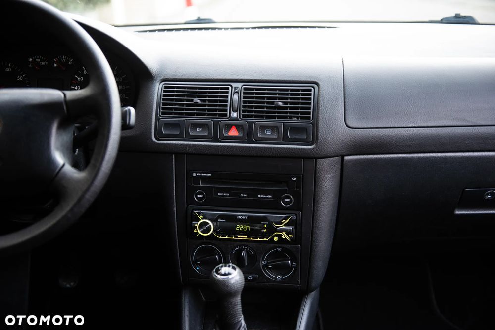 Volkswagen Golf 1.4 Comfortline - 30