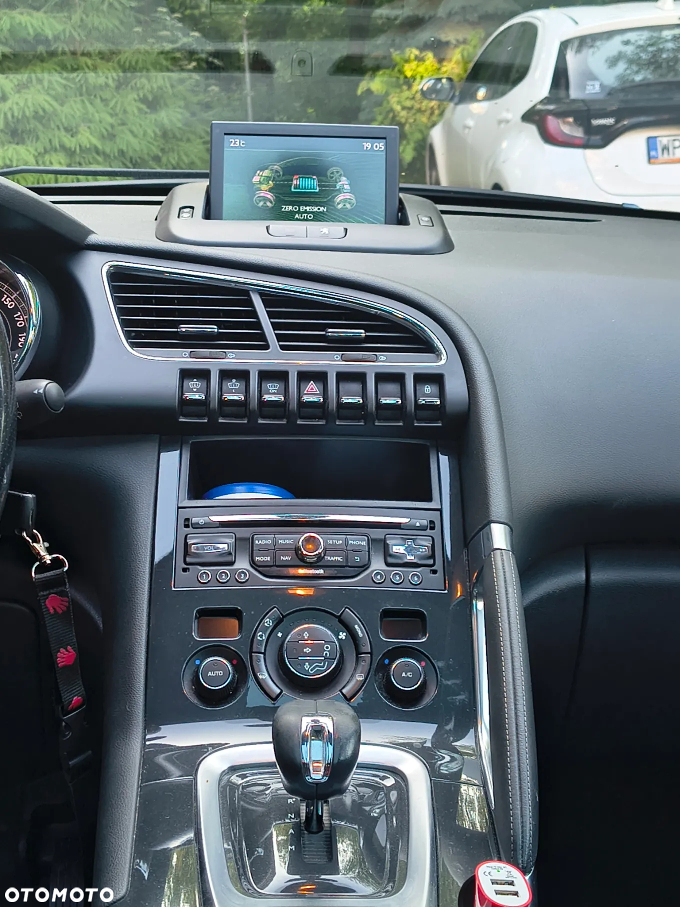 Peugeot 3008 2.0 HDi HYbrid4 - 12