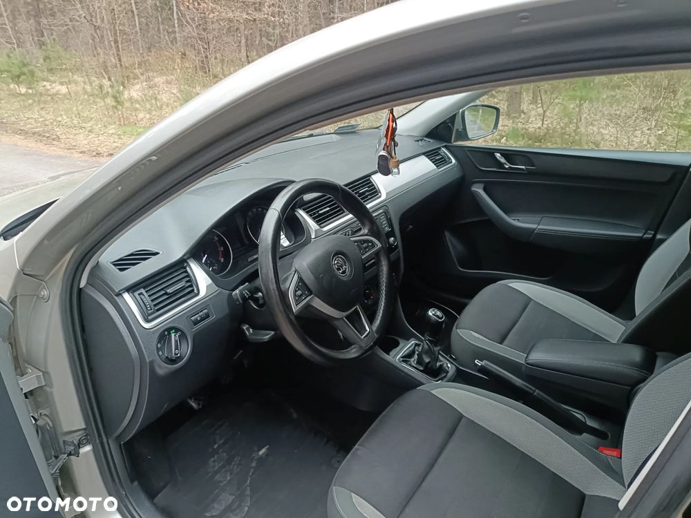 Skoda RAPID 1.2 TSI Active - 15