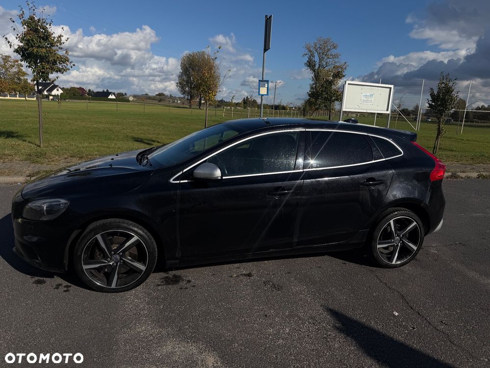 Volvo V40 2012 photo 2