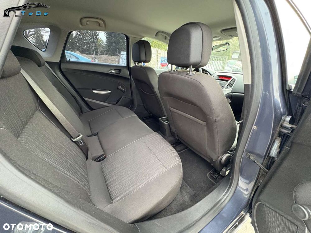 Opel Astra 2.0 CDTI Cosmo - 24