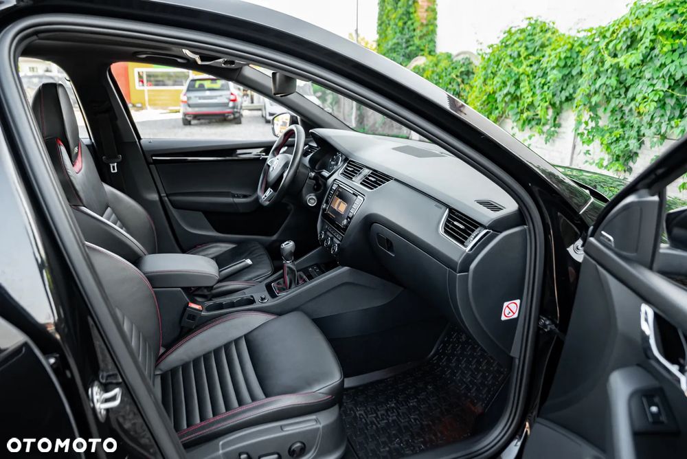 Skoda Octavia 2.0 TSI RS 230 - 24