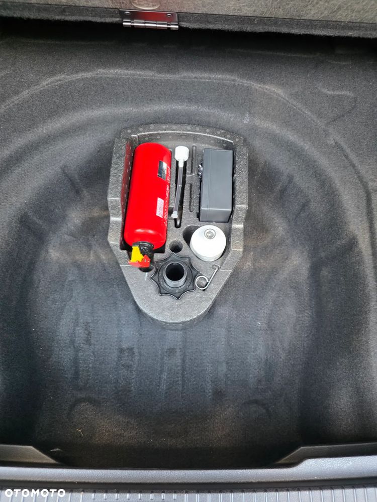 Volkswagen Passat - 26