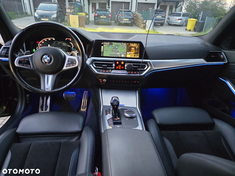 BMW Seria 3 318i M Sport - 14