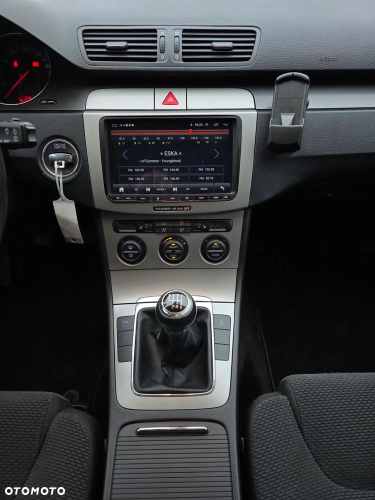 Volkswagen Passat Variant 2.0 TDI BlueMotion Technology DPF Comfortline - 12