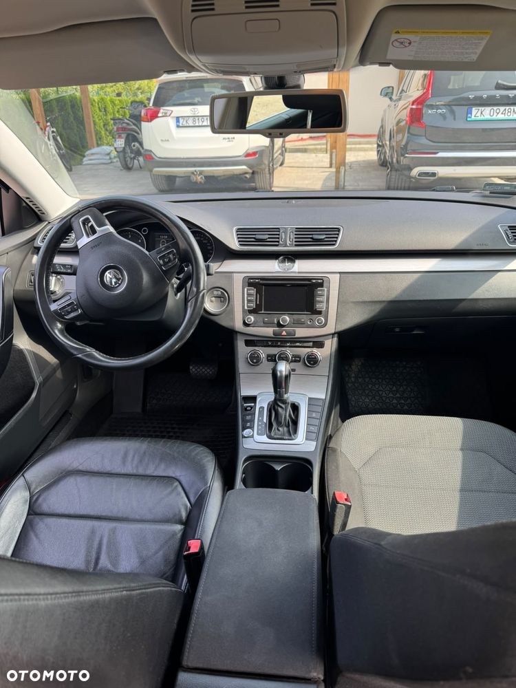 Volkswagen Passat 2.0 TDI Comfortline DSG - 11