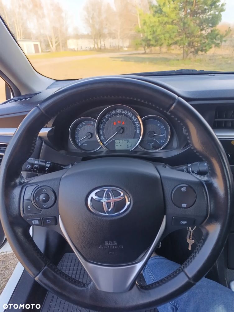 Toyota Corolla 1.6 Premium - 16