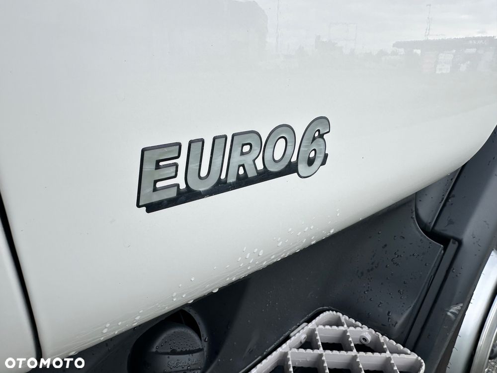 Scania P250 euro6 z Holandii kontener izoterma 19palet - 16