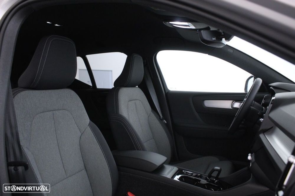 Volvo XC 40 2.0 B3 Plus Dark - 15