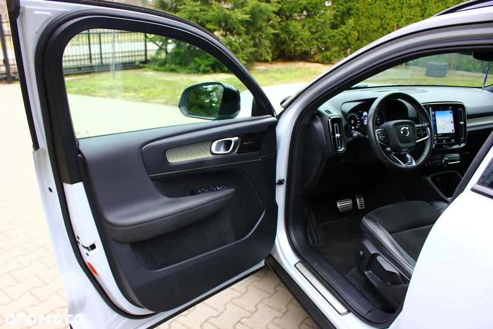 Volvo XC 40 ver-t5-plug--in-hybrid-r--design - 32