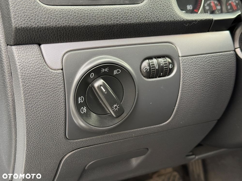 Volkswagen Golf - 15