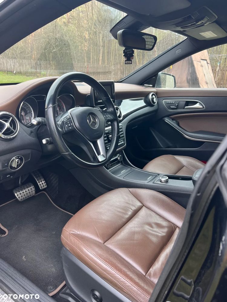 Mercedes-Benz CLA 250 7G-DCT - 11