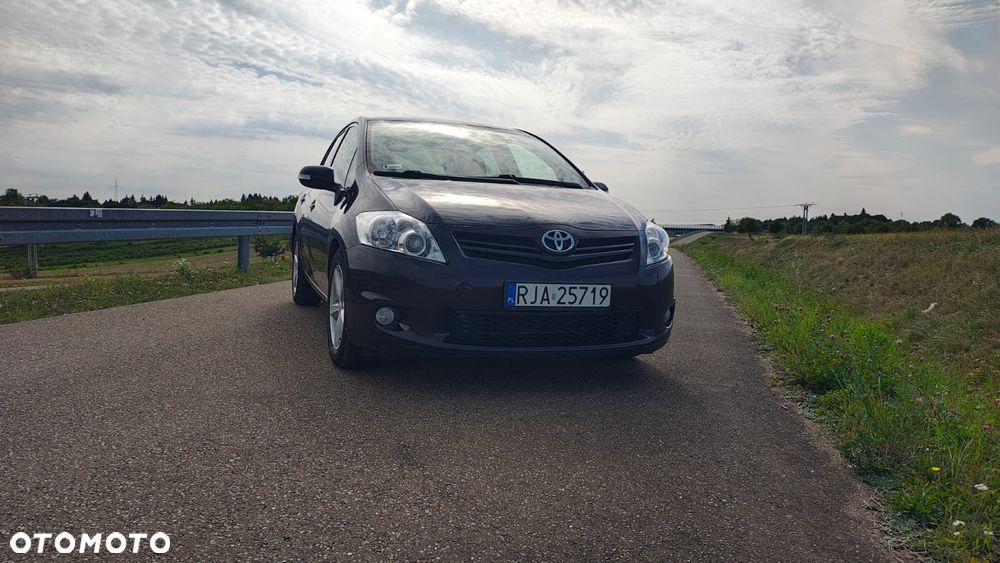 Toyota Auris 1.4 D-4D Luna - 2