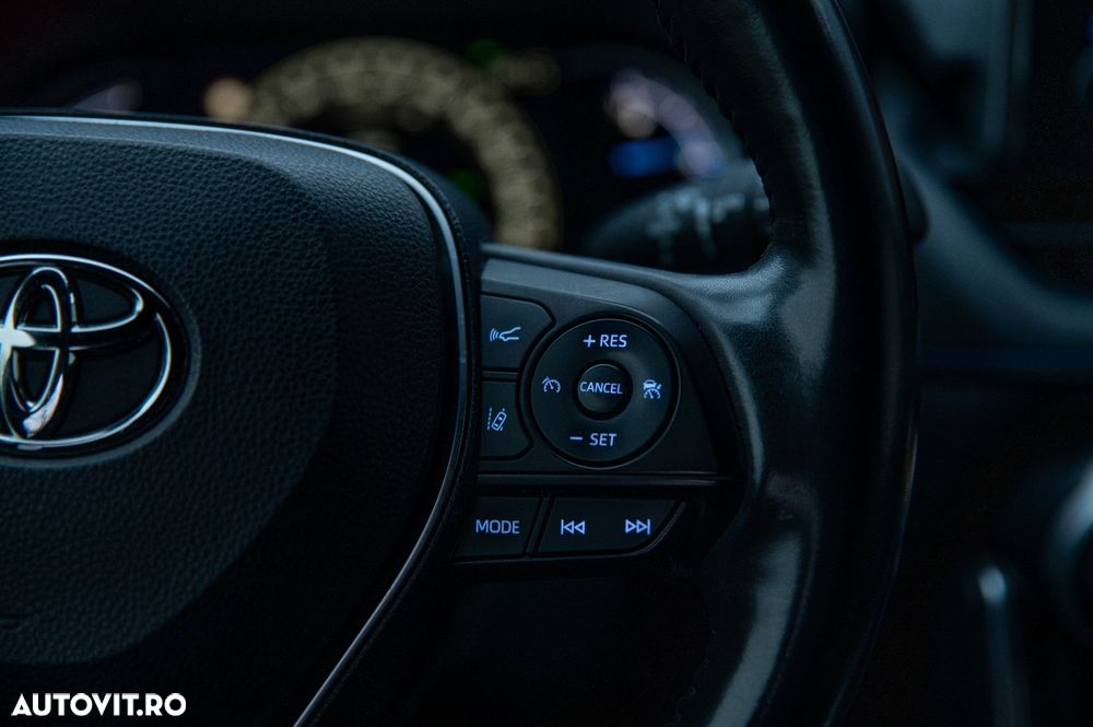 Toyota RAV4 2.5 4x4 Team Deutschland - 11