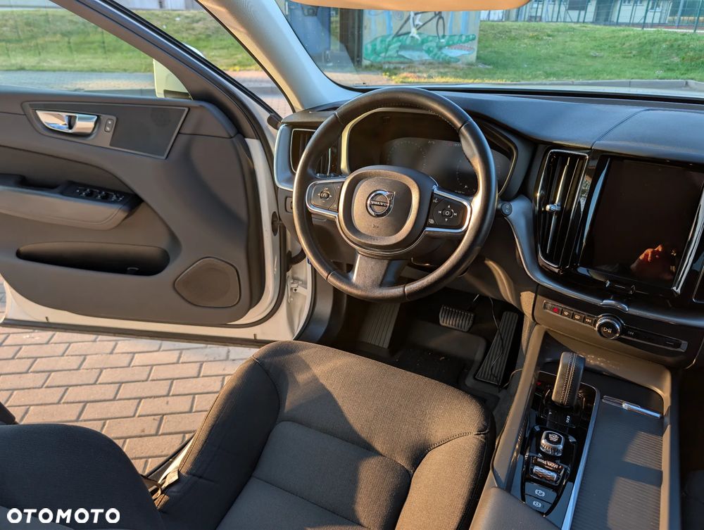 Volvo XC 60 B4 B Momentum - 15