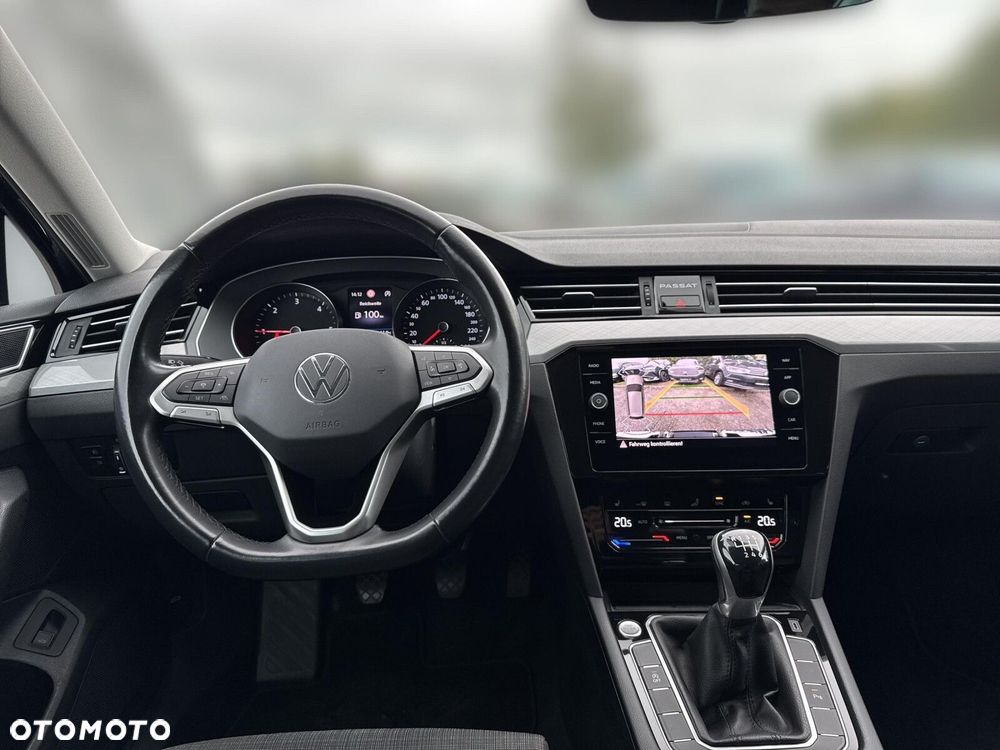 Volkswagen Passat - 13