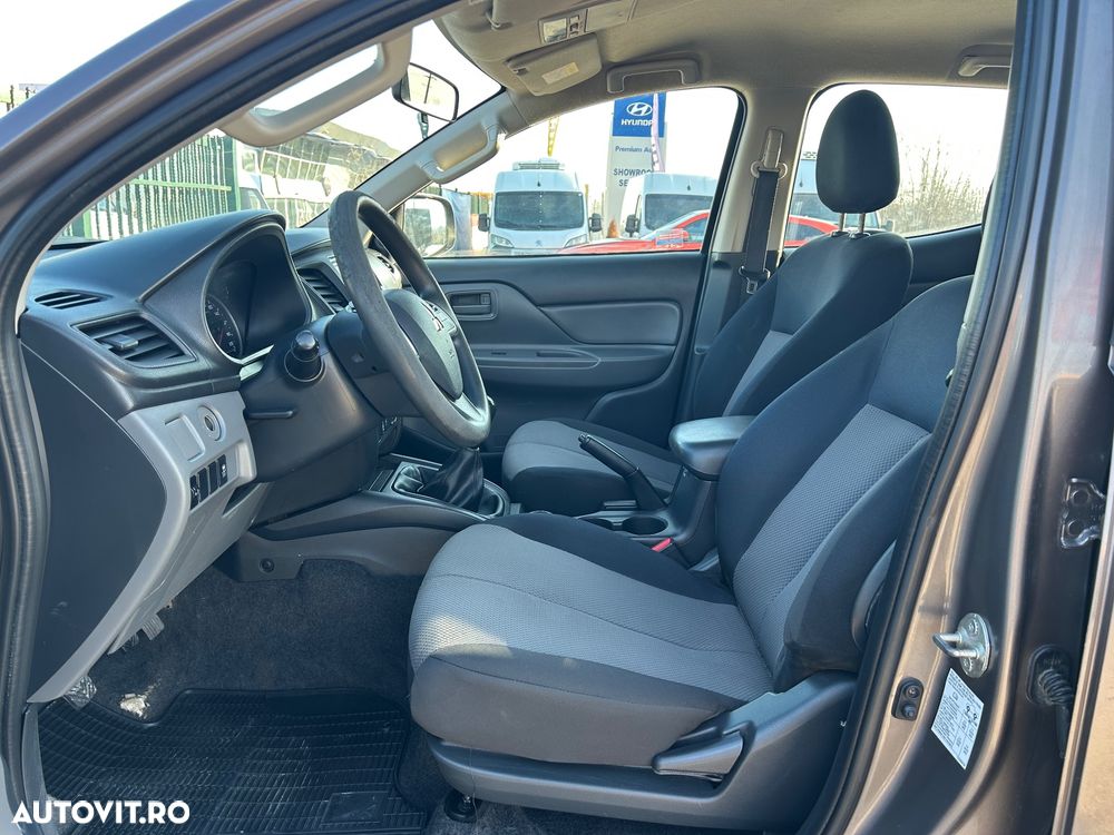 Mitsubishi L200 Double Cab 2.4 DI-D M/T Intense - 13