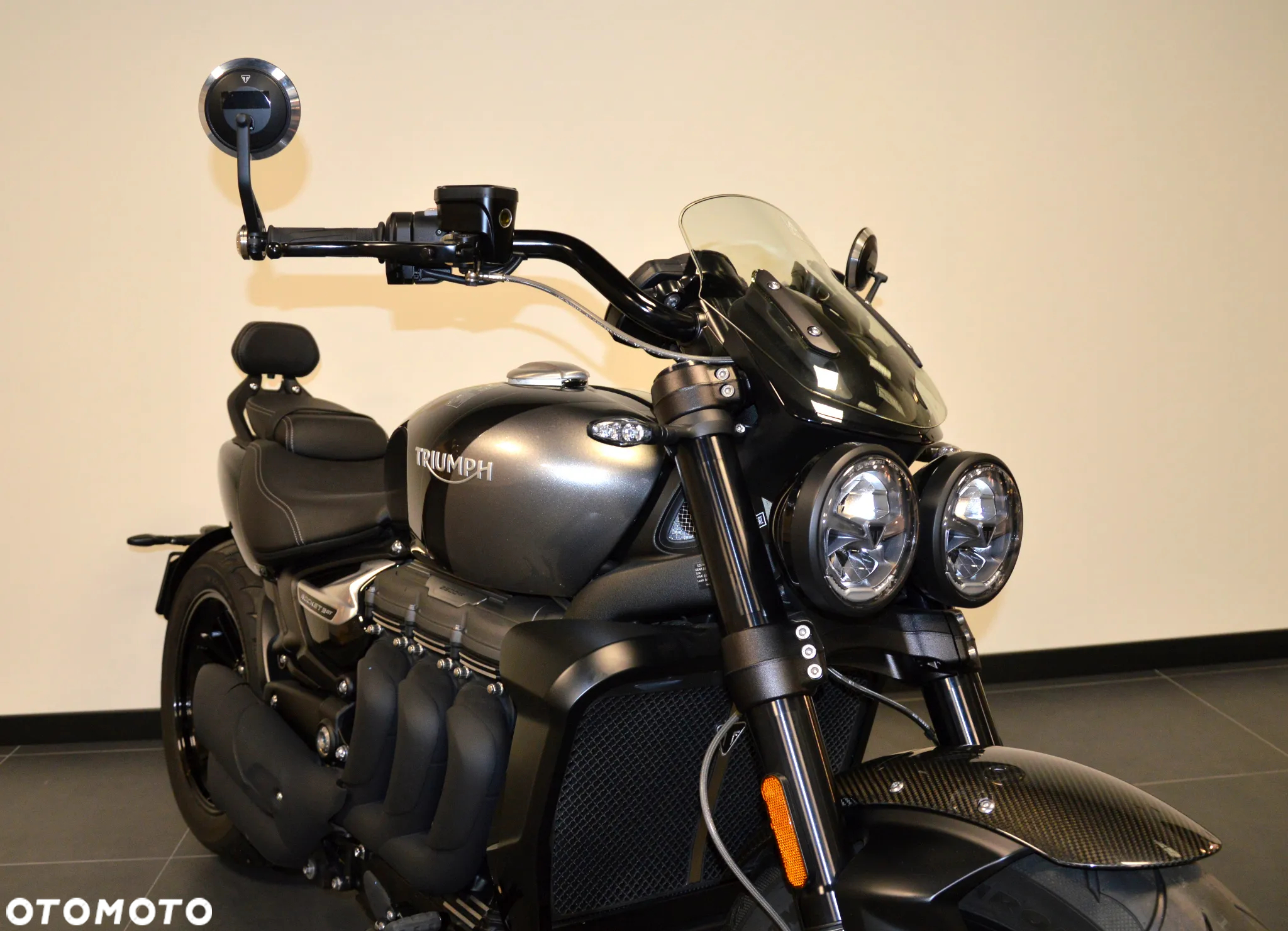 Triumph Rocket - 4