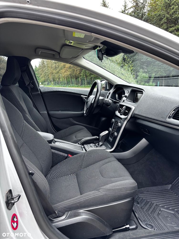 Volvo V40 D3 Kinetic - 9