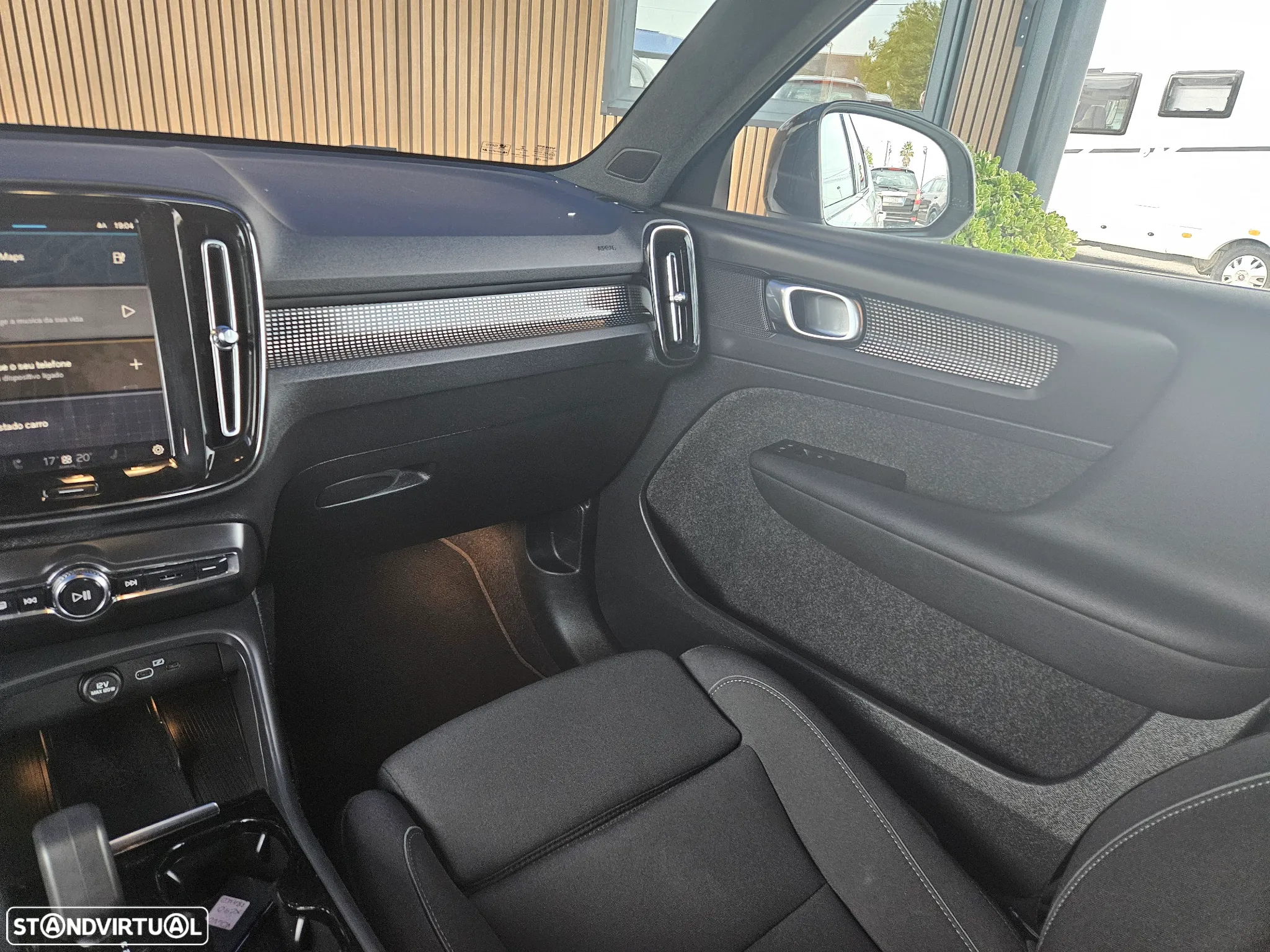 Volvo XC 40 Recharge Plus - 34