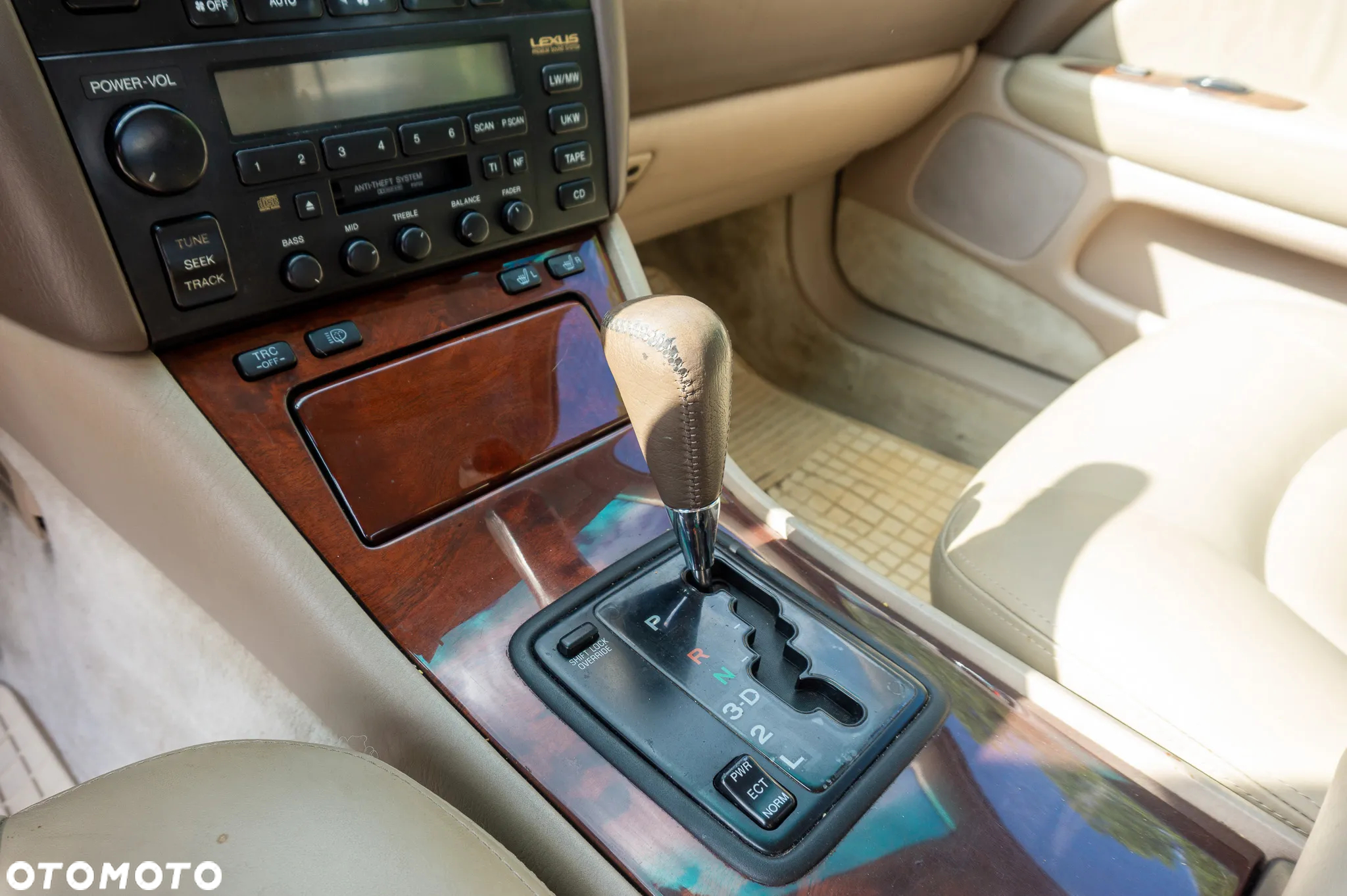 Lexus LS 400 - 28