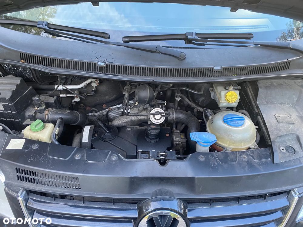 Volkswagen Caravelle - 13