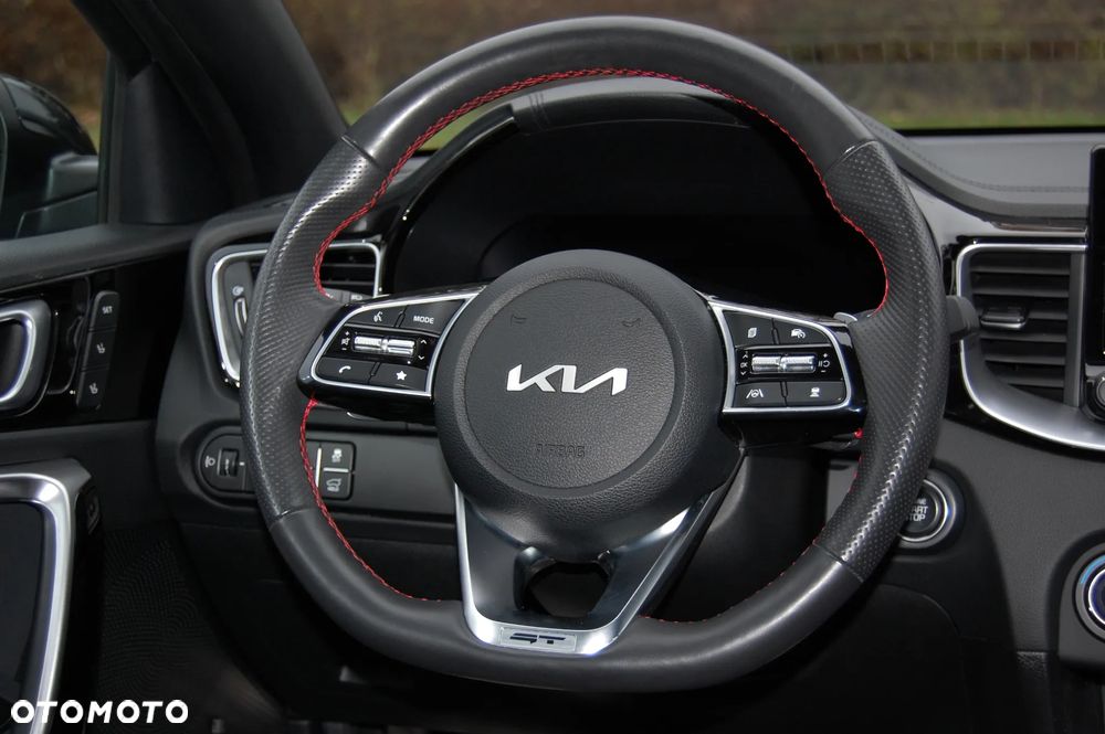 Kia ProCeed 1.6 T-GDI DCT7 OPF GT - 31